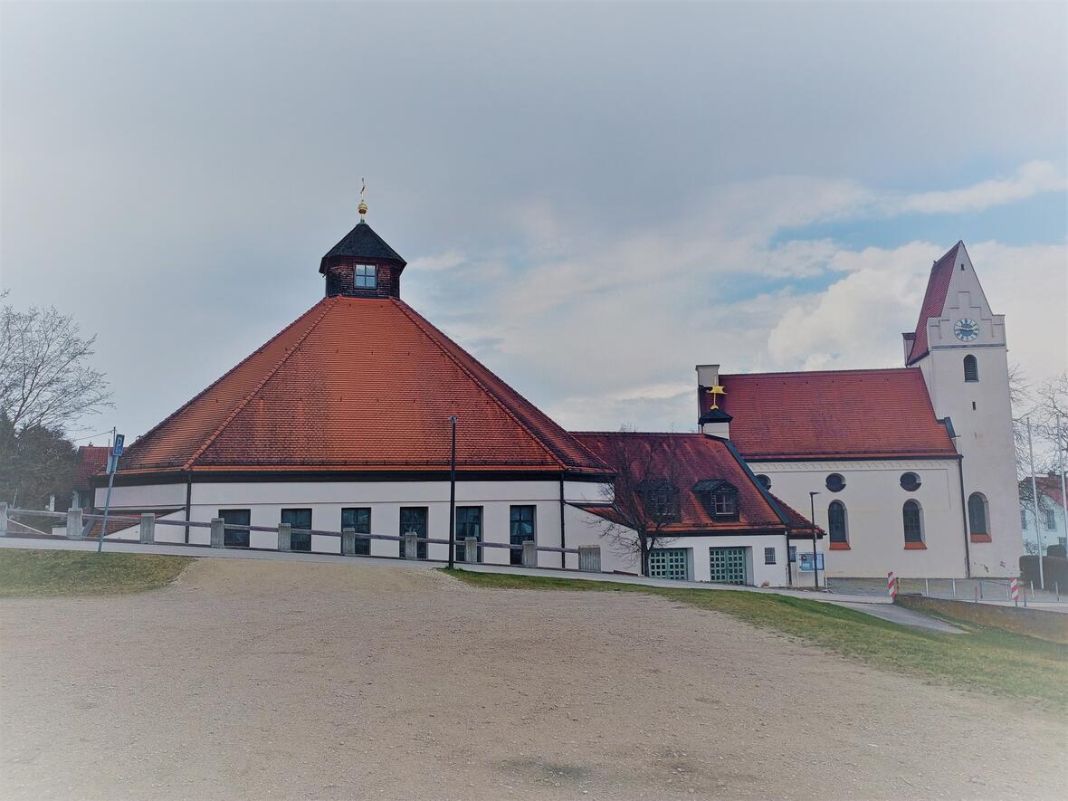 St. Katharina Langenbruck aus der Distanz